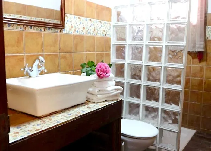 Charming In Silos, 80m² With Terrace Daire *