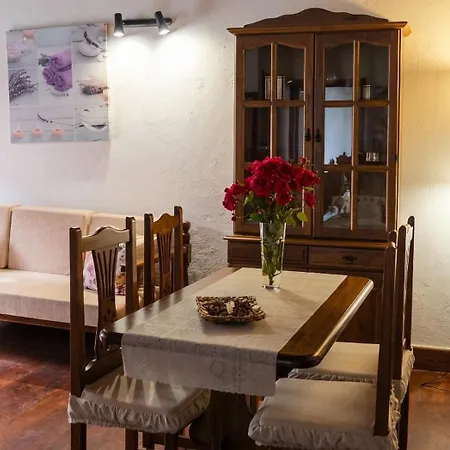 Charming In Silos, 80m² With Terrace Apartman *
