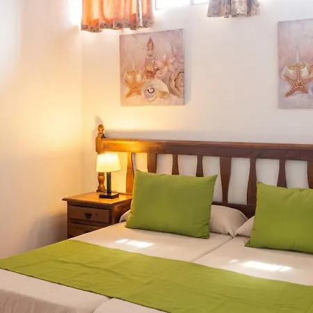 Charming In Silos, 80m² With Terrace Apartman
