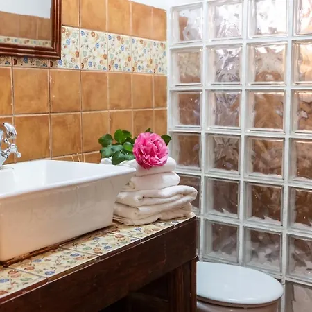 Charming In Silos, 80m² With Terrace *